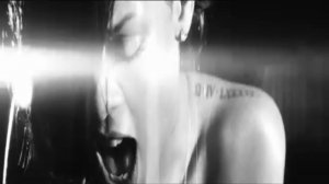 Rihanna - Diamonds HD 2013