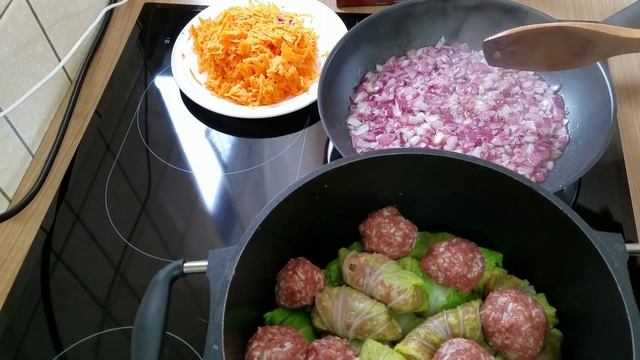 Поздравляю МАМУ С днём рождения! / ГОЛУБЦЫ из пекинской капусты под вкусным соусом.