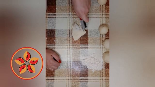 "Елочка" плюшка из дрожжевого теста. Идея для новогодней выпечки