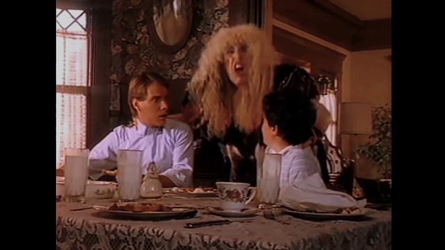 Название песни Twisted Sister "Were not gonna take it" (ремейк прошлого видео) смотреть онлайн