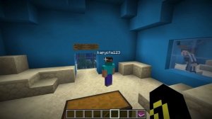 Я закрыл ДРУЗЕЙ в КЛАДОВКЕ в Майнкрафт!