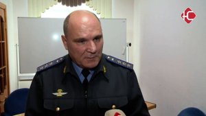 На каждый автобус - проблесковые маячки.
