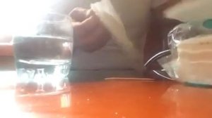 Как правильно доставать зубочистку.