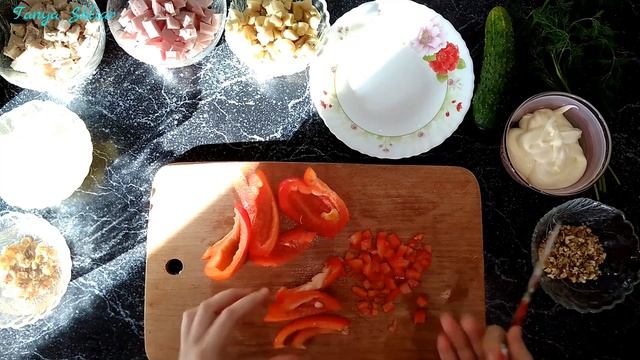 Салат с Курицей, Ветчиной и Овощами Рецепт!Праздничный Салат Рецепт!Новогодний Салат Рецепт/Salad! смотреть онлайн