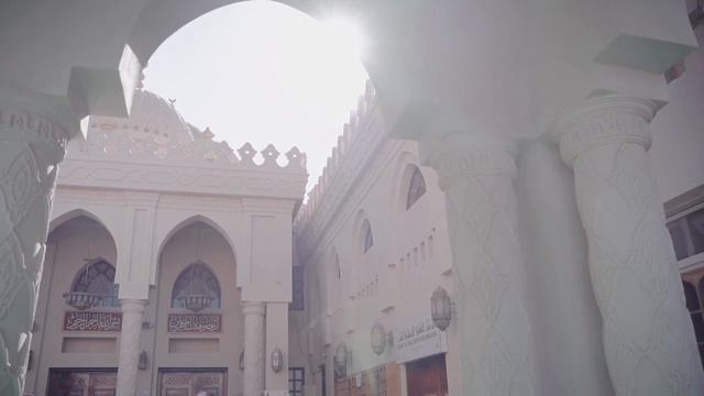 Beautiful Quran Sura 5 Al-Maida / Прекрасный Коран Сура 5 Аль-Маида Трепеза смотреть онлайн