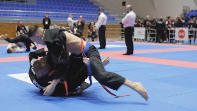 Egor Golovchenko juvenile Pirates Rolling Blue belt