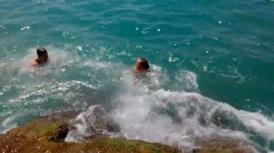 Ныряем с волнореза. Сочи. Пляж Альбатрос 2018