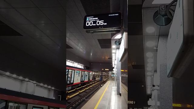 Контрразведчик должен знать всегда, как никто другой, что верить в наше время нельзя никому.