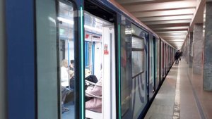 Электропоезд Москва на станции Тушинская