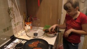 Челлендж с едой для детей. Как приготовить филе индейки на сковороде?  Рецепт жареной индейки