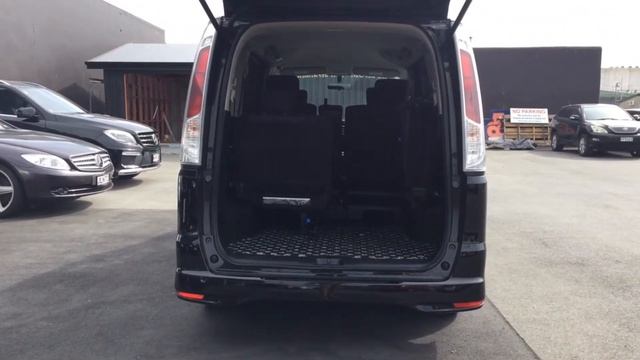 2011 Nissan Serena HIGHWAY NBNNN2090 смотреть онлайн