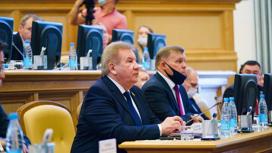 Депутаты Думы Югры отчитались о работе за полугодие