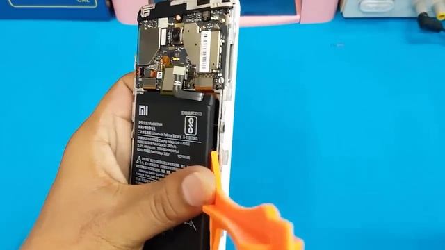 Xiaomi Redmi Note 5 Battery Replacement || How to Remove Redmi Note 5 Back Panel and Battery смотреть онлайн