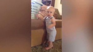 17.FUNNY VINE ★ Забавные неуклюжие дети падают на мгновение _ Funny Babies Videos.mp4