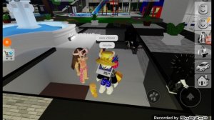 троллю игроков читами