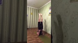 Поза ПЛУГА - халасана. Поза БЕРЁЗКИ - сарвангасана