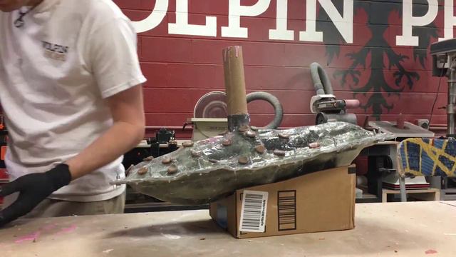 Pouring silicone in a matrix mold смотреть онлайн