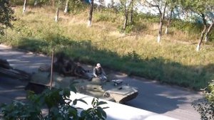 г.Ровеньки. Луганская область/ Колонна войск России движется по городу