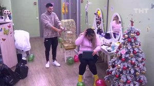 Дом-2: Оганесян зарядил Саше в ухо хлопушкой!