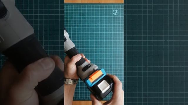 Адаптер для использования батарей Makita 18 вольт LXT в инструменте Интерскол АПИ 18вольт.