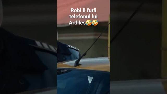 #protv#lasfierbinti Robi îi fura telefonul lui Ardiles??