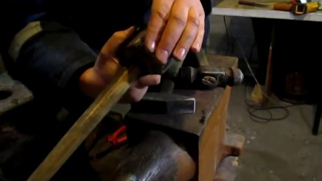 Молоток для разгона металла при ковке смотреть онлайн