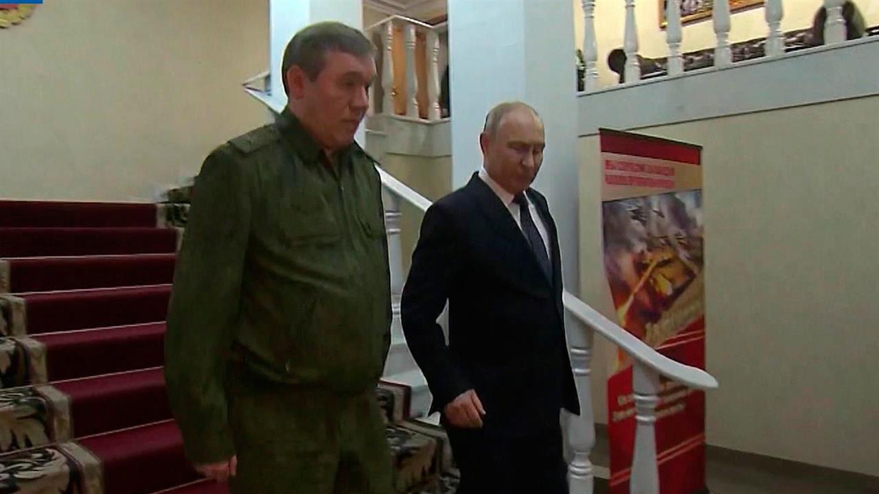 Владимир Путин в штабе Вооруженных сил в Ростове-на-Дону выслушал доклад о ходе СВО смотреть онлайн