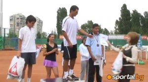 Awarding the state championship tennis Devin Cup