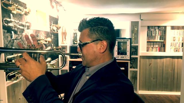 How to play Major Triad Pairs over a Dominant Chord смотреть онлайн