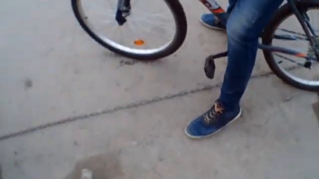 Эпичный спуск | велосипедист разбился | ШОК 18+ смотреть онлайн