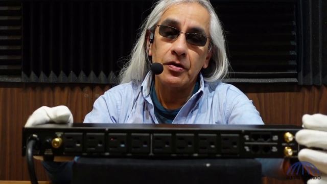 Acondicionador y protector de voltaje marca Panamax modelo MR-4300 смотреть онлайн