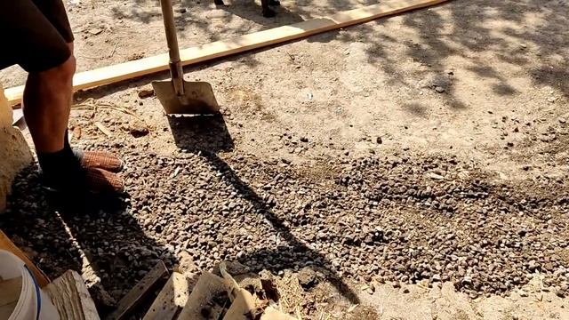 Прополка картофеля. Готовим маковый рулет. Заливаем фундамент. Сельская жизнь. смотреть онлайн