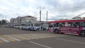 Два троллейбуса ЗиУ-682Г [Г00] борт 223 по маршруту 6 и Тролза-5275.07 «Оптима» борт 274 по марш. 1