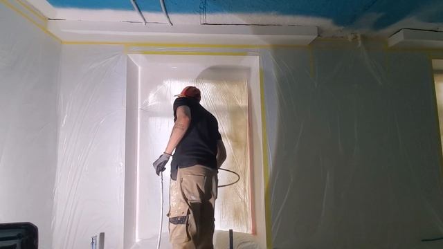 Процесс покраски стен и откосов смотреть онлайн