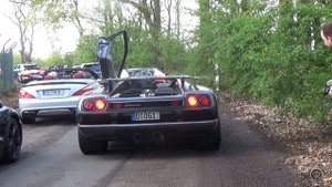 Lamborghini Diablo vs Ferrari F40 - SOUND BATTLE!