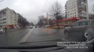 Кострома, ул. Калиновская - ул. Пр. Мира через двойную сплошную навстречу машинам -на 2мин. 13 сек.