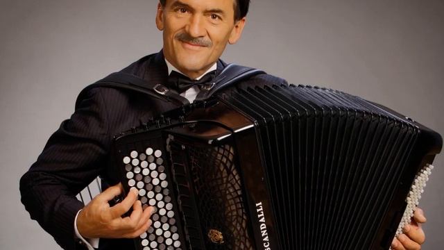 В.Губанов Ретро сюїта в трьох частинах, виконує Віктор Губанов смотреть онлайн