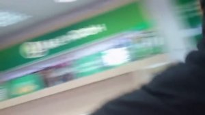 Бабуля в магазине. Покупка телефона. Бешеная бабка.