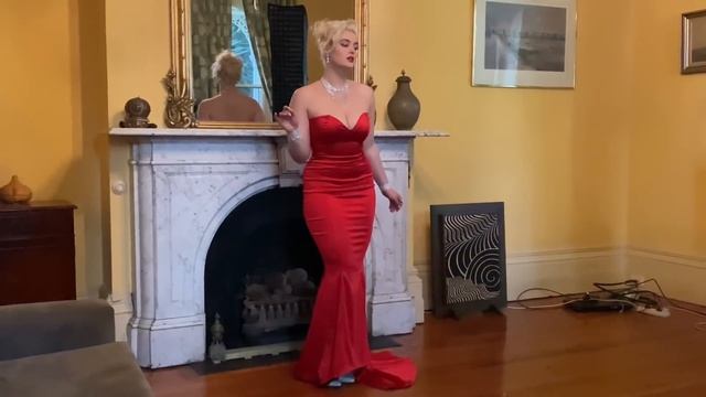 Lady In Red - Wheels And Dollbaby Photoshoot смотреть онлайн