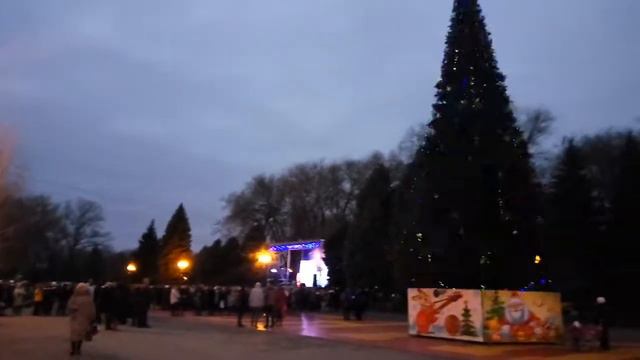Открытие главной ёлки Батайска смотреть онлайн