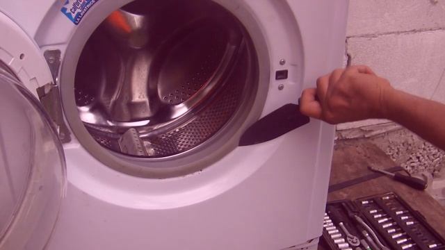 Extreme Service: Замена манжеты люка своими руками.