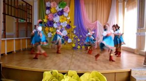 Коллектив "Панночка", танец "Сапожки русские"