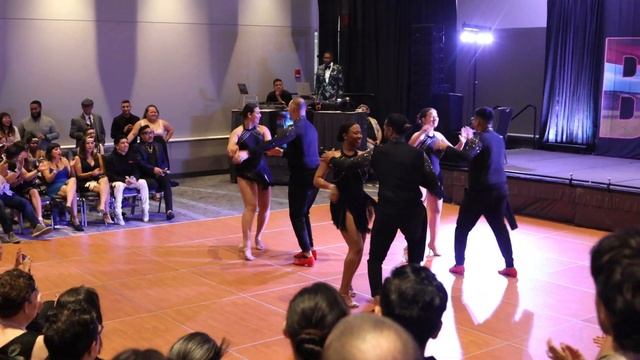 Fuego Frio Performs Salsa Routine at Bachata Vida Spring Fling 2023! смотреть онлайн