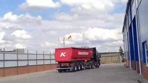 Самосвальный полуприцеп Kassbohrer.mp4
