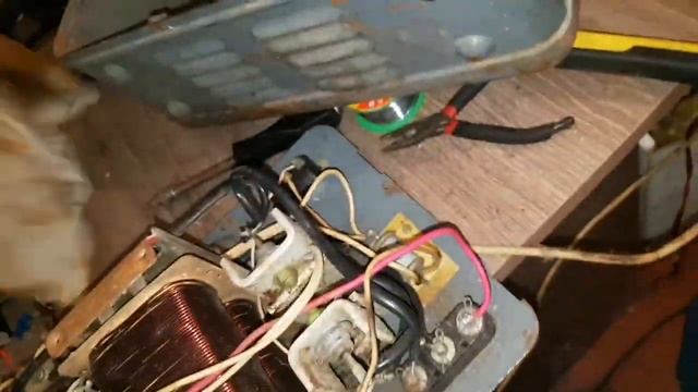 ВЗА-10-69-У2, Зарядное устройство постоянного тока, 6в и 12вольт, от сети как 127в так и 220вольт. смотреть онлайн