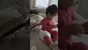 Одеваем памперс