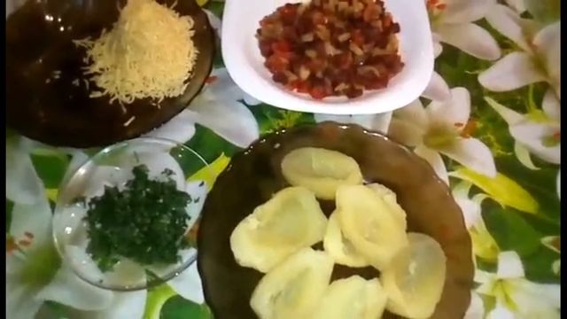 картофельные лодочки с овощами и колбасой в соусе бешамель в духовке смотреть онлайн