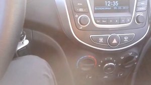 Видео: Как включить обогрев заднего стекла в Hyundai Solaris?