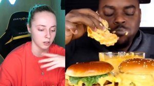 КОРЕЙСКИЙ МУКБАНГ против АМЕРИКАНСКОГО МУКБАНГА | korean vs american mukbangers (асмр банана крис)