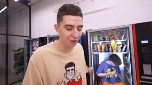 Крыса какает на Серёгу